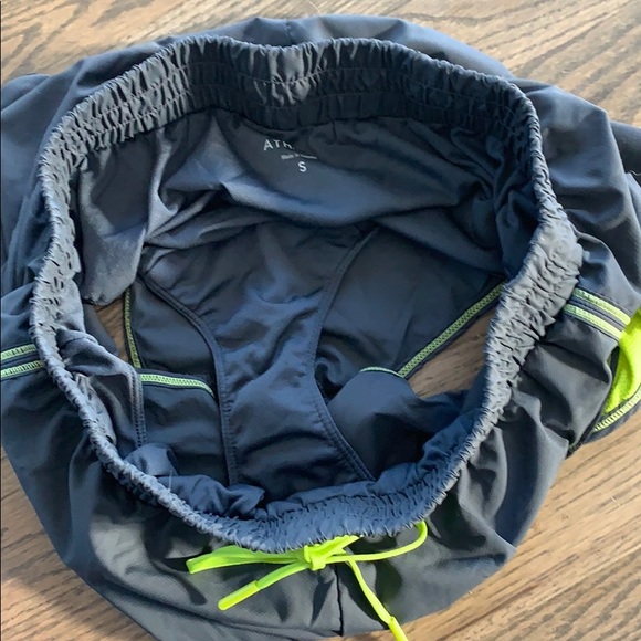 Athleta Tia Paisley running short - Picture 5 of 7